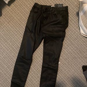 Zara black leather coated skinny jeans size 6